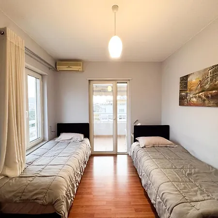 Cozy Near The Pyramid, Center 公寓 地拉那