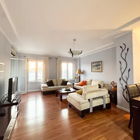 Apartman Cozy Near The Pyramid, Center