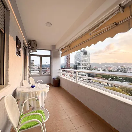 Cozy Near The Pyramid, Center 公寓 地拉那