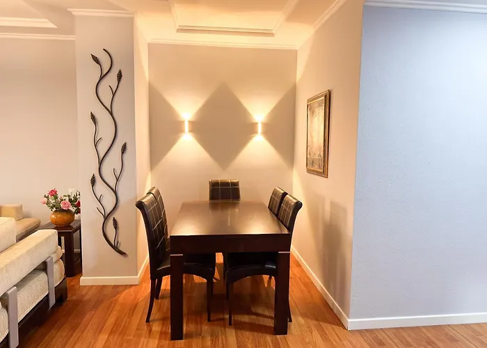 Apartman Cozy Near The Pyramid, Center *