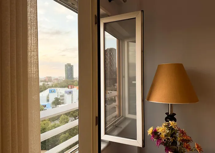 Cozy Near The Pyramid, Center Apartman Tirana