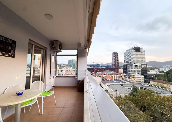 Cozy Near The Pyramid, Center * Tirana