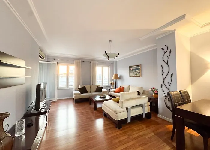 Apartman Cozy Near The Pyramid, Center